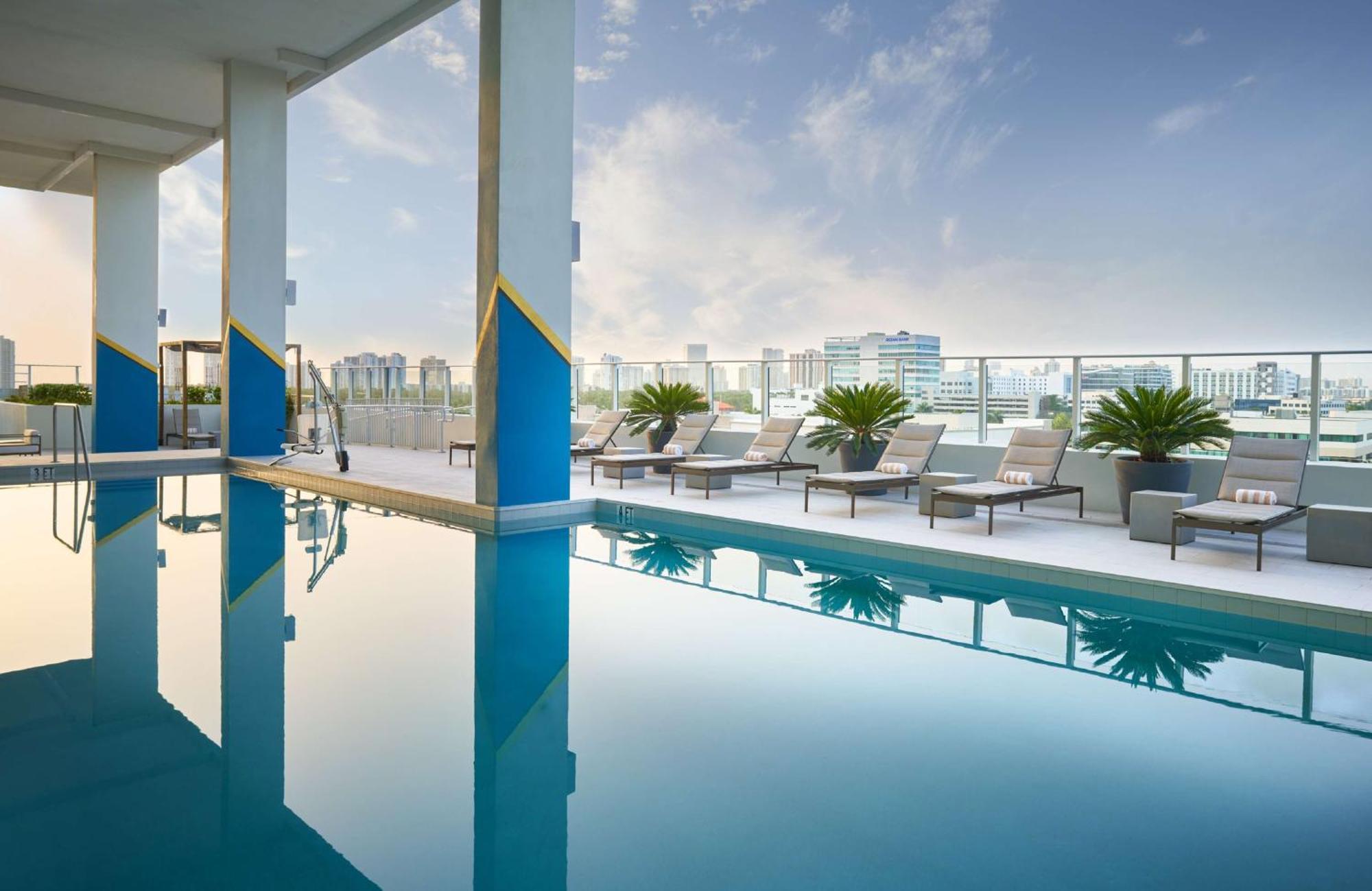 Serena Hotel Aventura Miami, Tapestry Collection By Hilton Exteriör bild