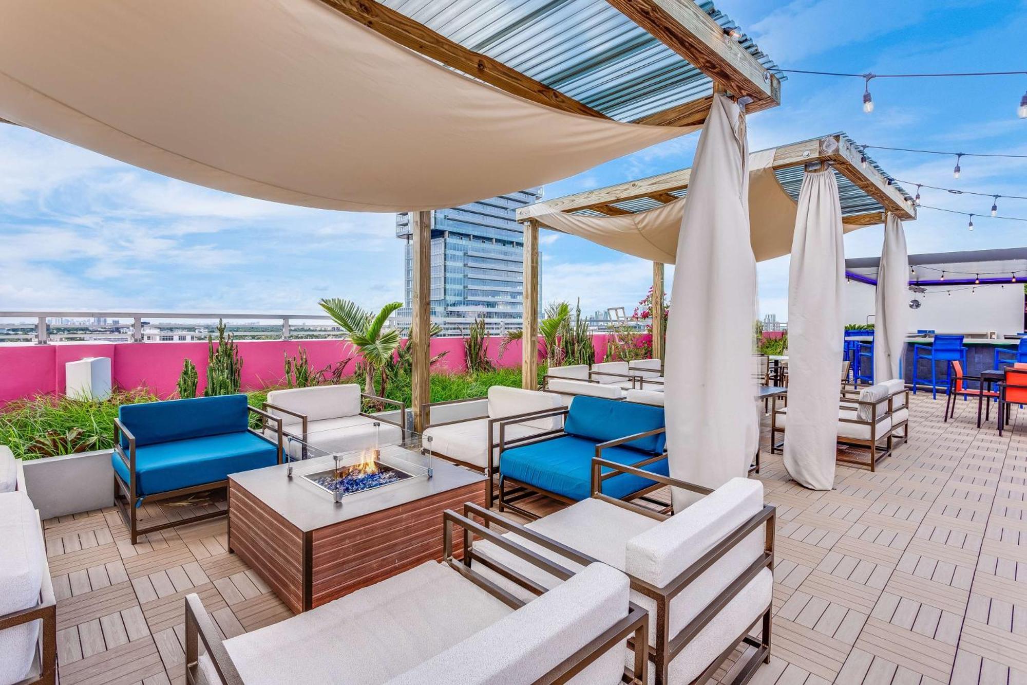 Serena Hotel Aventura Miami, Tapestry Collection By Hilton Exteriör bild